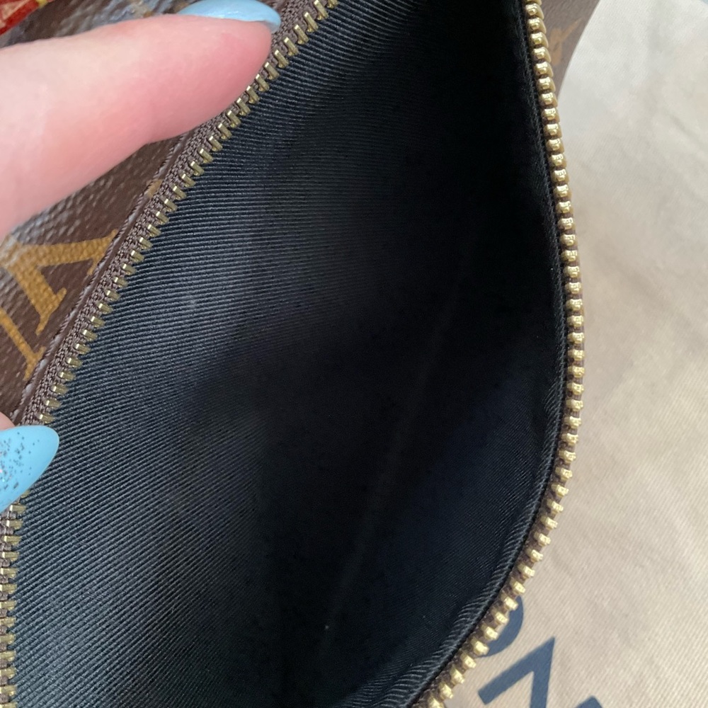 Sold Beautiful HARD TO FIND Louis Vuitton Monogram Bumbag - Picture 11 of 16